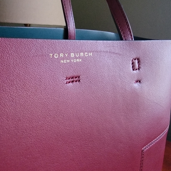 Tory Burch Block-T Tall Tote Cranberry Burgundy Unlined Leather With Zip Pouch - Picture 16 of 16